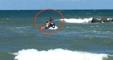 Dalgaların Arasında Boğulmak Üzere Olan Kadın, Jet Ski ile Kurtarıldı