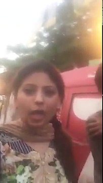 نواز شریف کی ریلی میں نشئی لوگ سرِعام پولیس کے سامنے میڈیا کے لوگوں سے پُڑیاں خریدنے کے لیئے پیسے مانگتے رہے