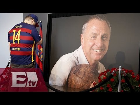 Barcelona y aficionados homenajean a Cruyff en el Camp Nou/ Hiram Hurtado