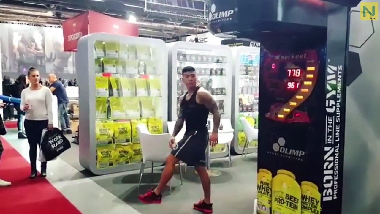 蹴りが速すぎる格闘家 瞬発力抜群の筋肉は必見 Video Dailymotion