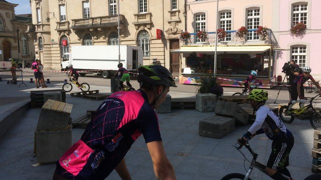 Démonstrations de VTT trial à Remiremont