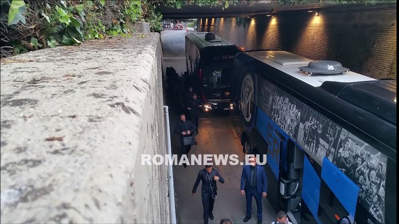Roma-Inter, le squadre arrivano all'Olimpico