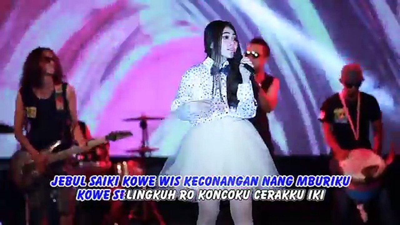 Via Vallen - Kimcil Kepolen (Official Music Video)