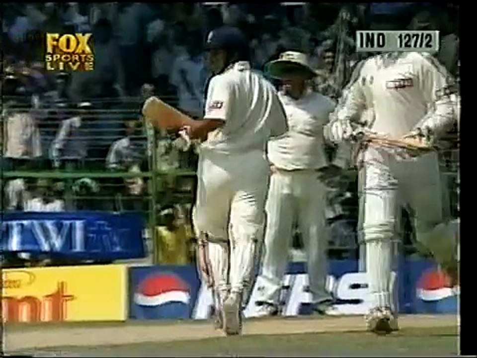 Sachin Tendulkar vs SHANE WARNE-first time in India Sachin faces Warne in te