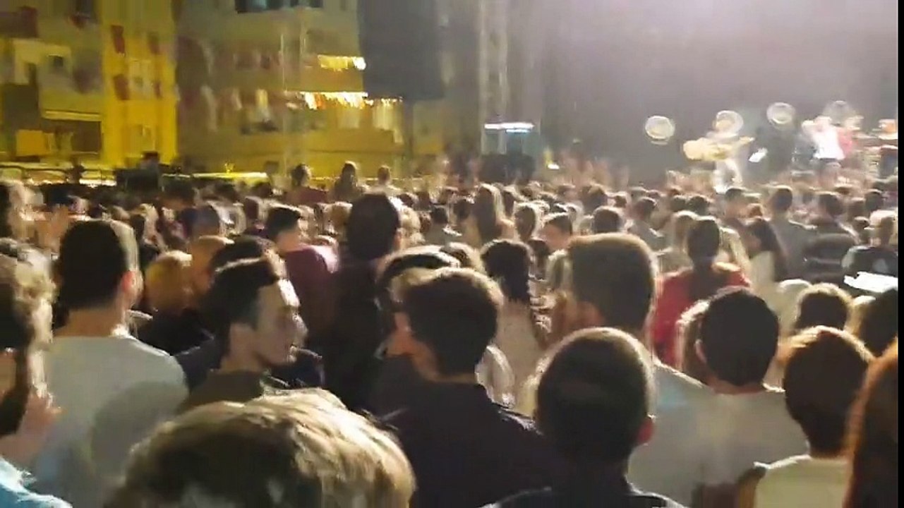 Sertab Erener'in Çatalca Belediye Başkanı'nı Sahneden Kovması