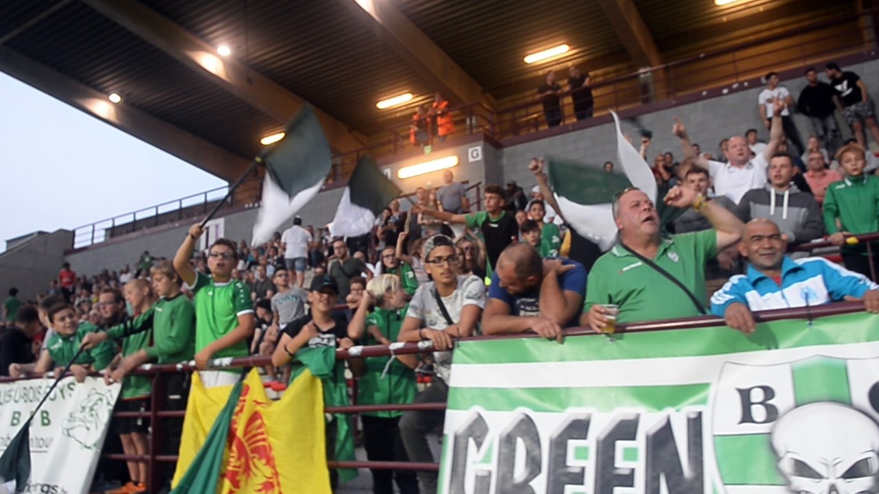 Ambiance au derby RAQM-RFB (1/6). Vidéo Eric Ghislain