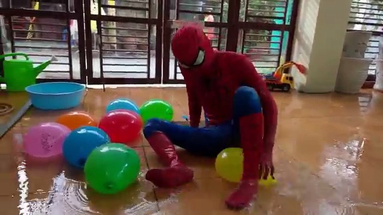 ĐỒ CHƠI TRẺ EM ♥ Tập 14 : Người Nhện có đồ chơi xe ô tô biến hình robot (carbot)