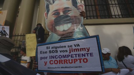 Guatemaltecos exigen renuncia del presidente Morales y respaldan comisionado de Cicig