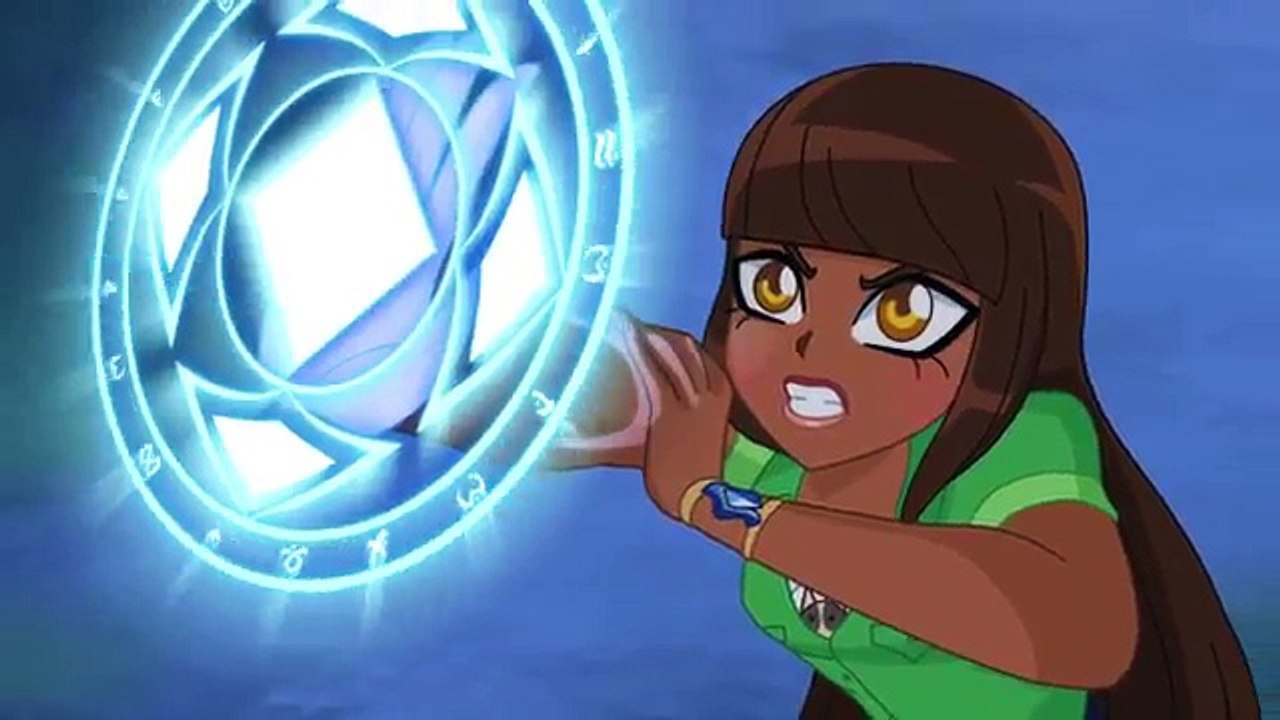 Drôle de nuit au Camp dété! | LoliRock