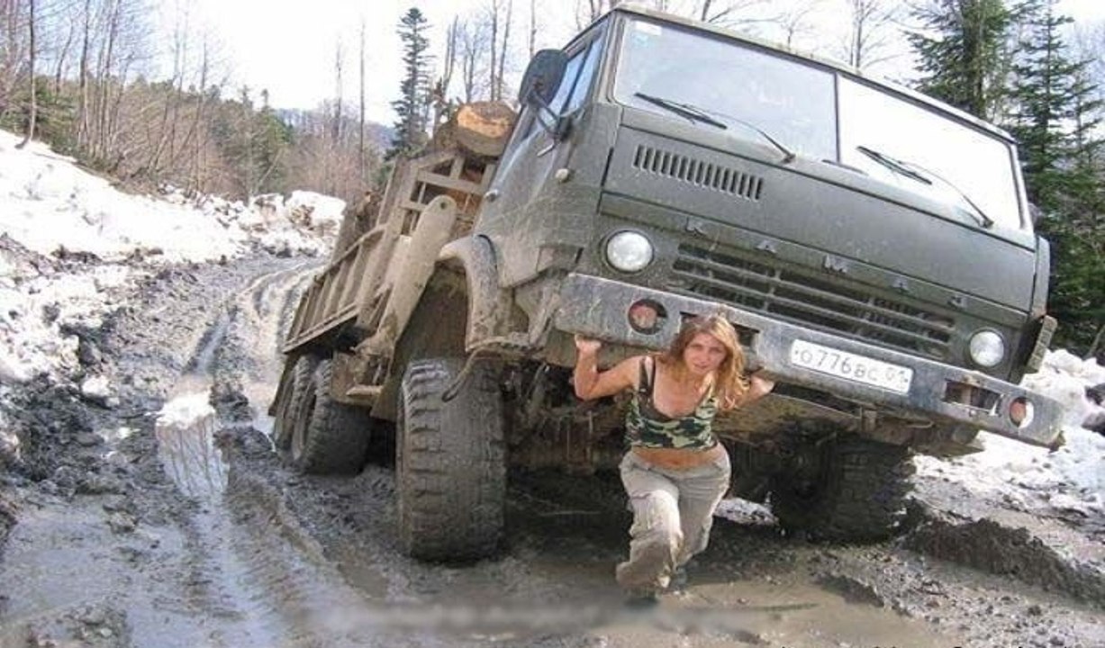 DANGEROUS TRUCK MONSTER Off Road - Heavy Big Wood Trucker's URAL Deep in Mud Adventure