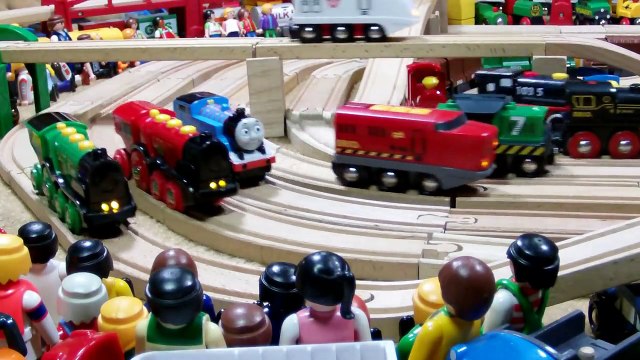 Thomas and Friends Wooden Train BRIO Wooden Railway System / BRIO Holz Eisenbahn Kinderkan