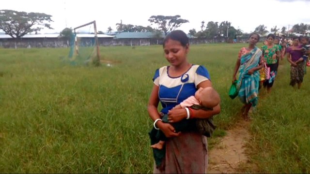 Myanmar army 'fires on fleeing Rohingya' amid Rakhine clashes