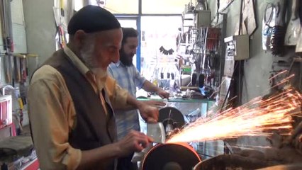 Bu Sefer Tersi Oldu, Baba Oğlundan Meslek Öğrendi