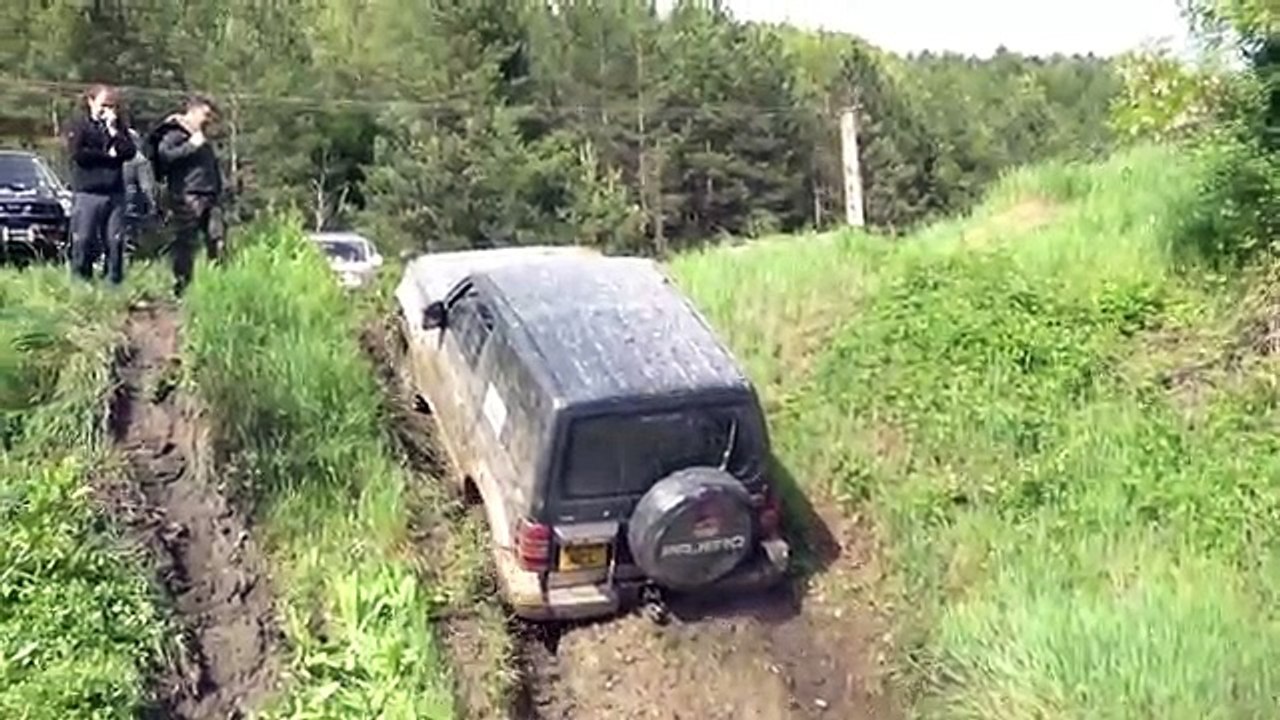 Nissan Patrol vs Mitsubishi Pajero Hill Climb Off Road HD