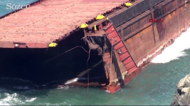 Kilyos açıklarında yük gemisi ortadan ikiye ayrıldı