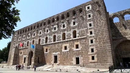 Antalya'da 2 Bin Yıllık Dükkanlar Bulundu