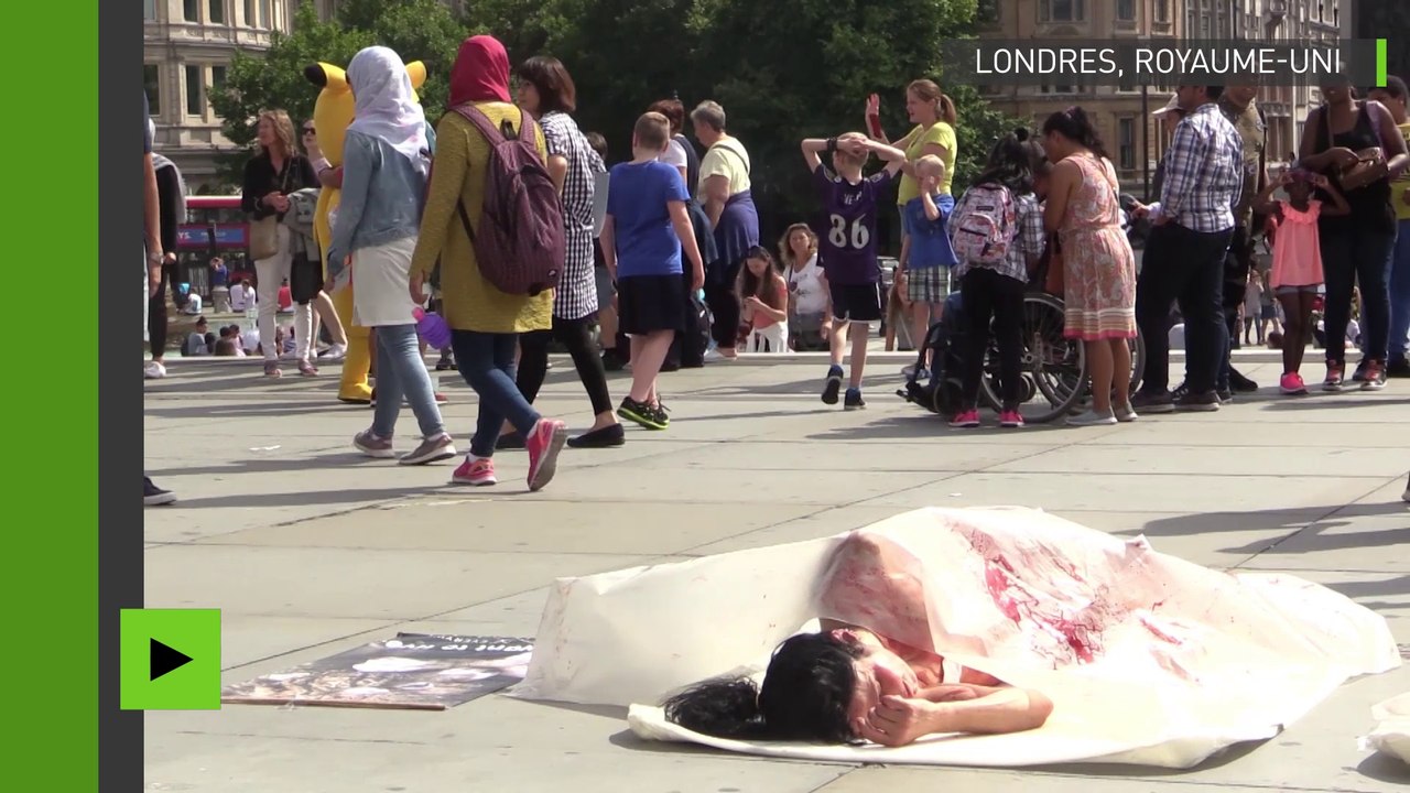 Des végétariens proposent aux passants de consommer de la «viande humaine» sur Trafalgar square