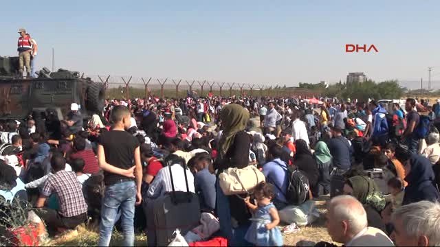 Kilis Öncüpınar da Suriyeli İzdihamı