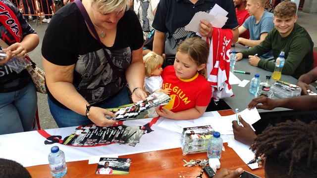 Fan day du Royal Excel Mouscron - dédicaces 1