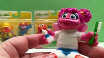 Et gros oiseau biscuit monstre sésame rue jouets Collection elmo bert ernie abby cadabby