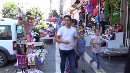 Sur'da Hareketlilik Var, Alışveriş Yok