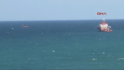 Yük Gemisi Karadeniz'de İkiye Bölündü