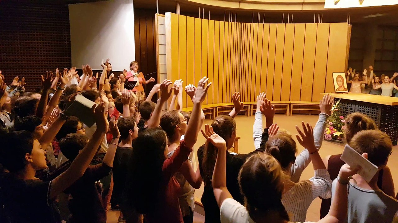 Levez les mains vers Dieu - Retraite collégiens 2017 TRESSAINT
