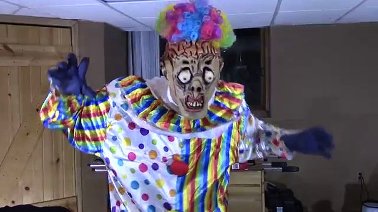 Bad Kids Driving Parents Car - Scary Killer Clown Attacks Kids ( PART 3 SKIT )