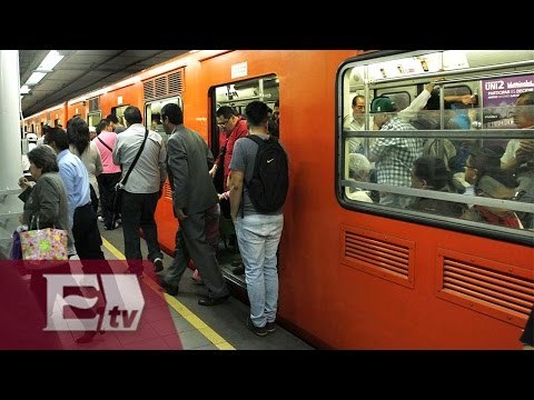 Capitalinos sufren para trasladarse por el doble Hoy No Circula/ Vianey Esquinca