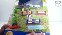 ⭕ BRUDER Spielwaren - Großer Pferde Springparcours mit Reiterin und Pferd - Spielzeug ausg