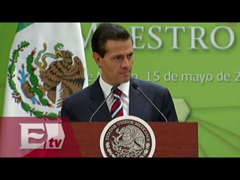Peña Nieto felicita a maestros por su labor en su día / Ricardo Salas