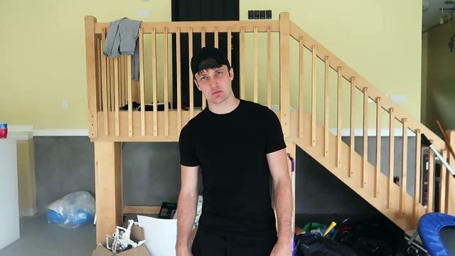 WORLD'S LARGEST BOX FORT MANSION!! (24 HOUR BOX FORT CHALLENGE)