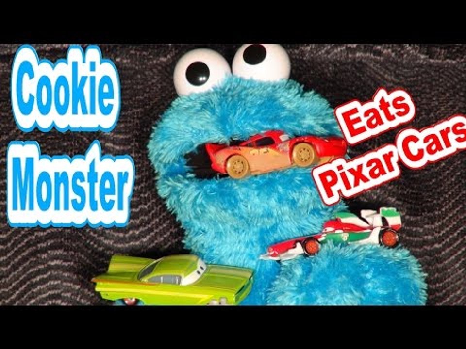 Cookie Monster Count n' Crunch Eats Pixar Cars