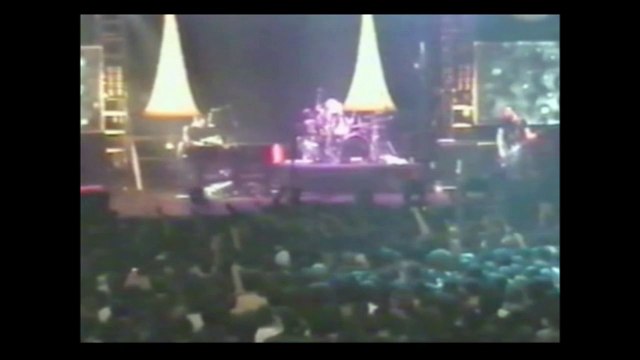 Muse - Feeling Good, Paris Zenith, 10/29/2001