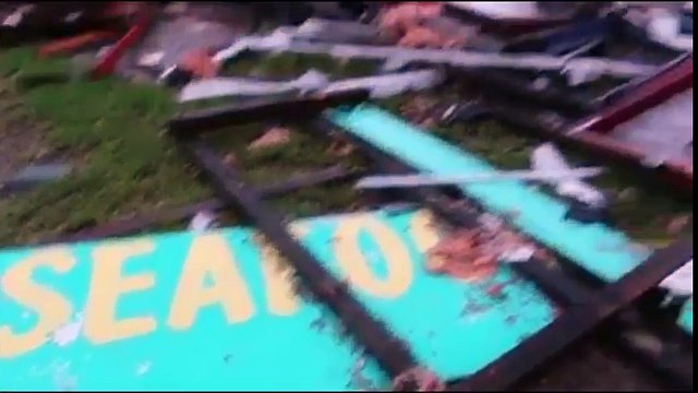 Siêu bão thập kỷ Harvey đổ bộ vào nước Mỹ: nhà cửa tan hoang, ngập trong biển nước