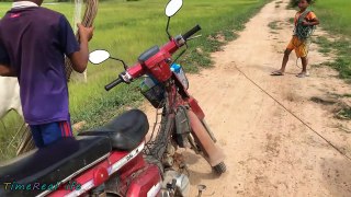 Wow!! Two Brave Brothers Catch Big Snake Near Motorcycle A Long The Road How To Catch Snak