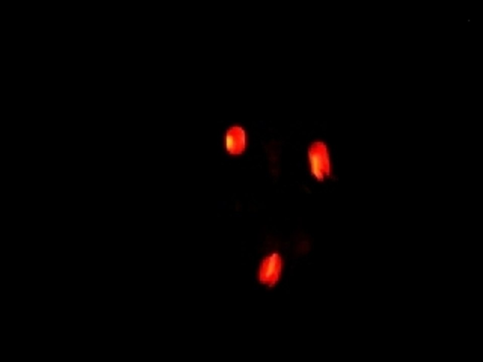 jonglage avec des balles lumineuses