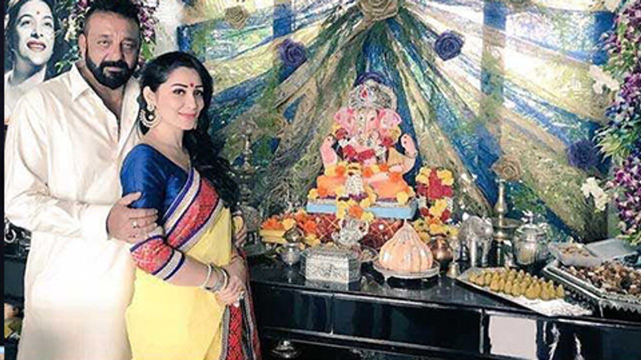 Bollywood Stars Attend Sanjay Dutt Ganpati Aarti And Puja - Ganesha Chaturthi 2017