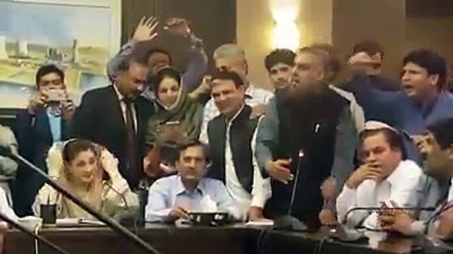 See How MPA Waheed Gul Welcomes Maryam Nawaz...