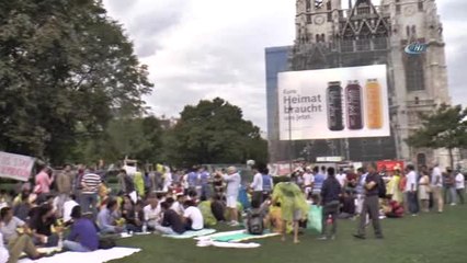 Viyana'da Afganistanlı Sığınmacıların Oturma Eylemi Devam Ediyor