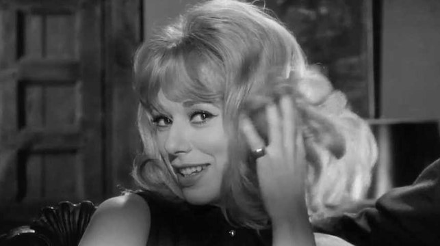 Les 3 scènes cultes de Mireille Darc