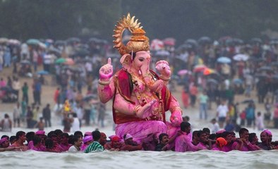 விநாயகர் சிலைகள் கடலில் கரைப்பு-வீடியோ
