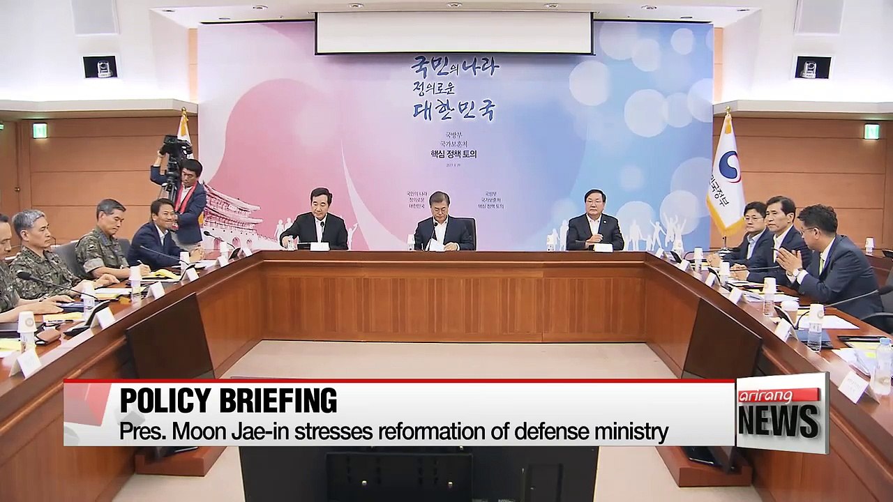 President Moon stresses reformation of defense ministry