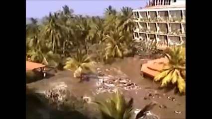 絶対に【恐怖の津波の瞬間映像集2015part1】観るな ガチすぎてザ！世界仰天ニュースでも取り上げられなかった恐怖の津波衝撃映像2015パート1