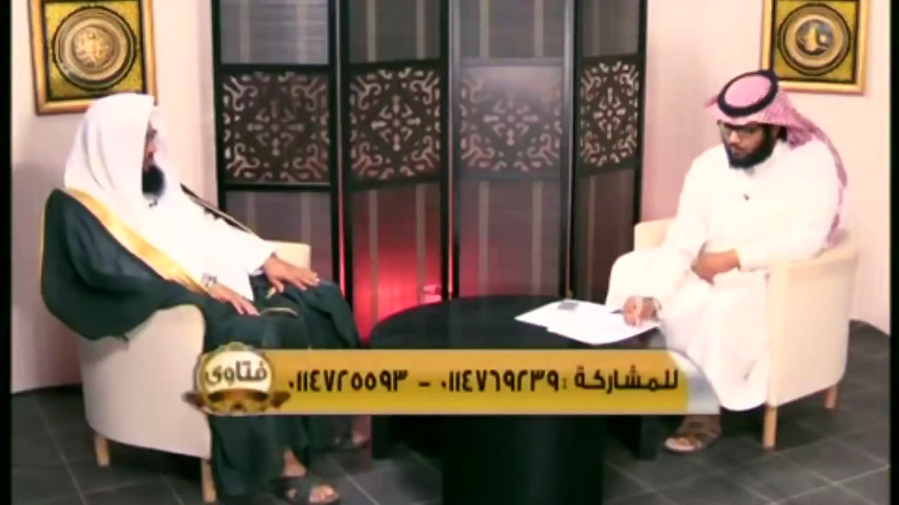 هل يجوز أن أعطي الصدقة ل أمي     سؤال أبكي المذيع والشيخ على الهواء مباشر من متصل على احد القنوات