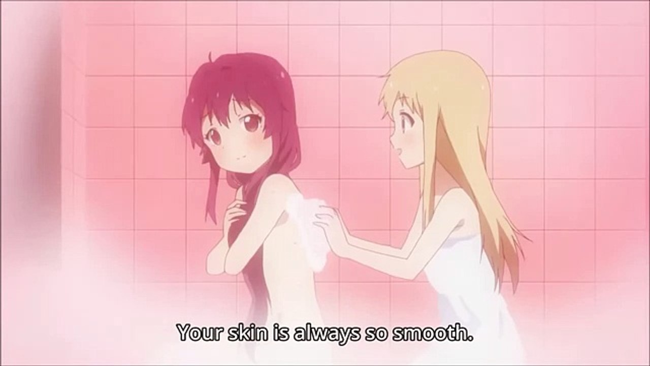 Yuru yuri bathroom scene