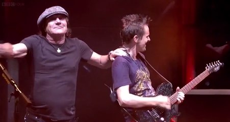 MUSE feat Brian Johnson : Back in Black (AC/DC Cover) Live Reading 2017