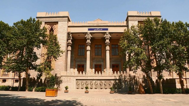 Irán - 1. Los armenios en Irán 2. El edificio del Ministerio de Asuntos Exteriores 3. La mezquita Rangooniha