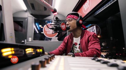 Kris Lawrence sings  Isang Saglit  LIVE on Wish 107.5 Bus