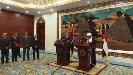 البشير يؤكد التصدي للهجرة غير الشرعية بسبب انعدام الامن في ليبيا